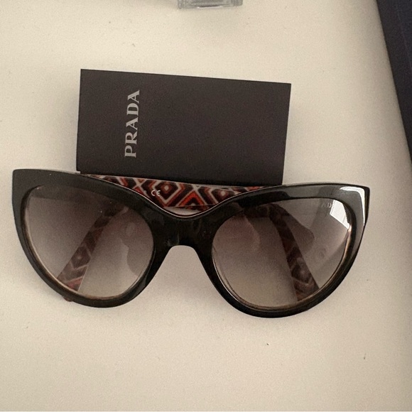 Prada Elegant Black Cat-Eye Sunglasses - Picture 7 of 9